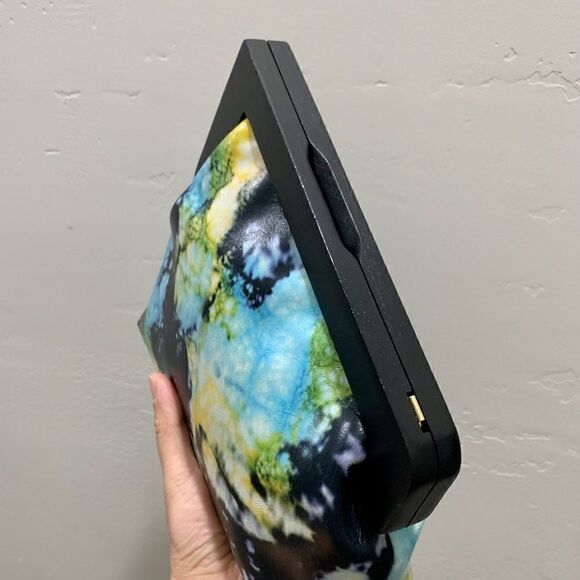 Handmade Genuine Premium Leather Tie-dye Printed Wooden Frame Bag with 2 Chains - Picture 15 of 16